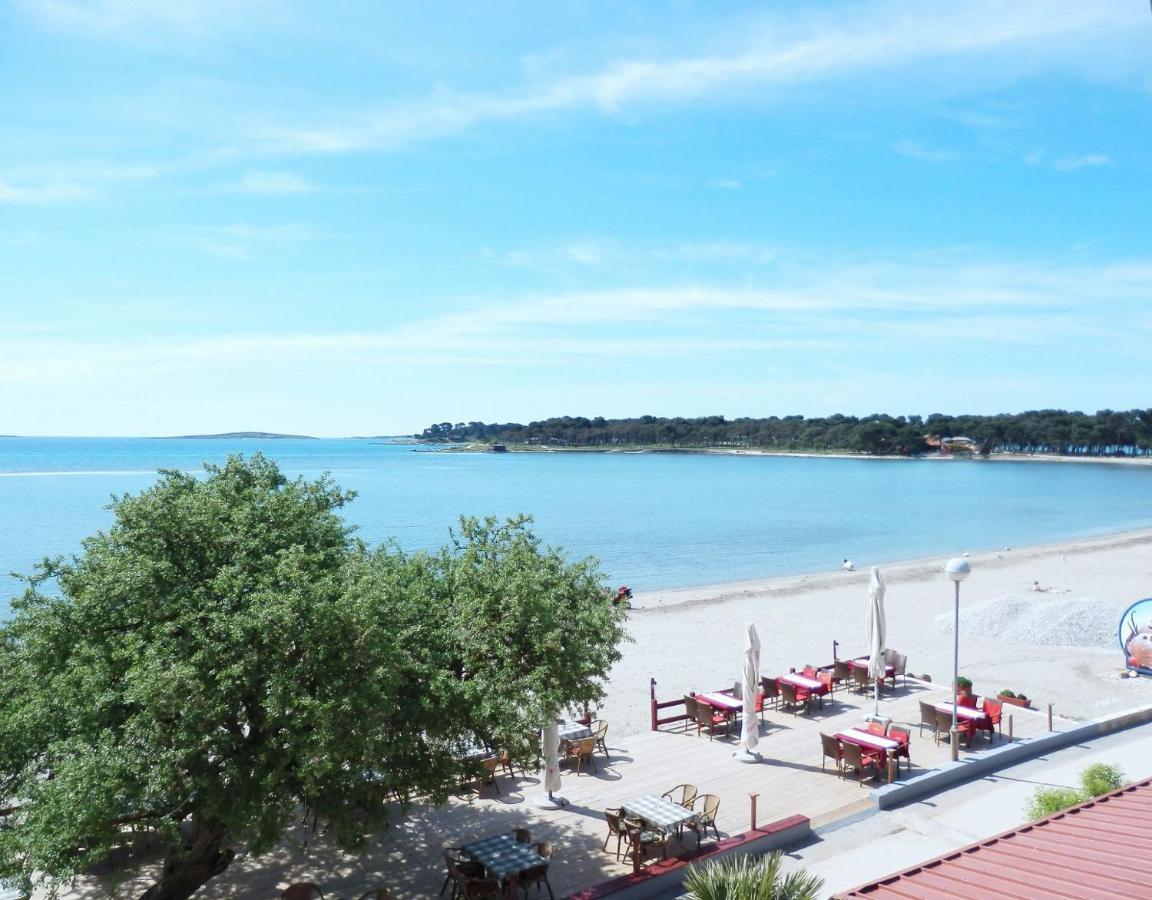 Apartments Real - 10 M From Sea Medulin Exterior foto